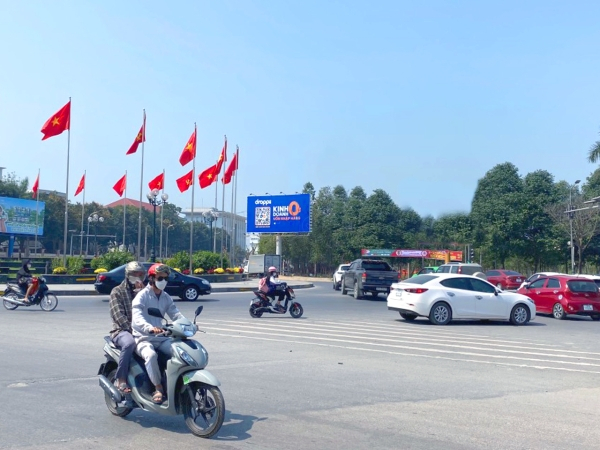 Bùng Binh Ngã 5 Đồng Hồ Đại Lộ Lê Nin, TP Vinh, Nghệ An