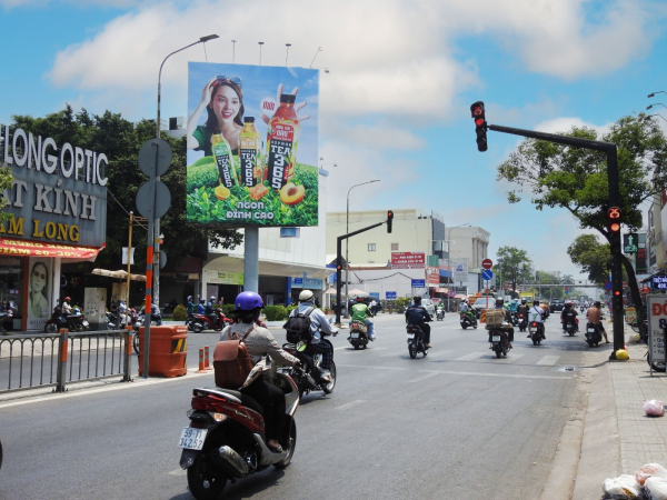 Trụ Lê Đức Thọ - Phan Văn Trị ( ngay siêu thị Co op mart )